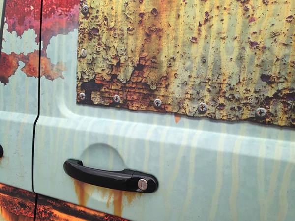 rusty-car-vinyl-wrap-vw-van-clyde-wraps-3r