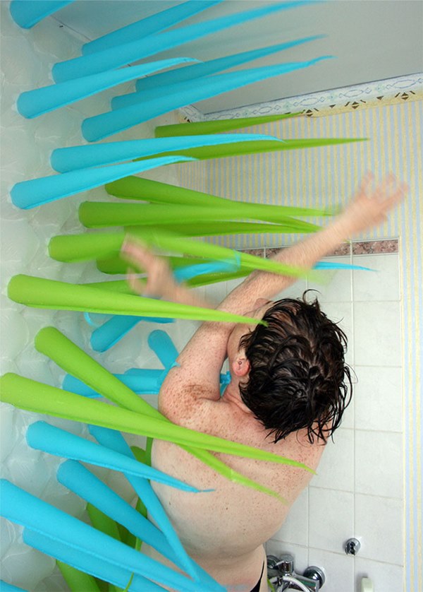 spiky-shower-curtain-water-conservation-elisabeth-buecher-5r