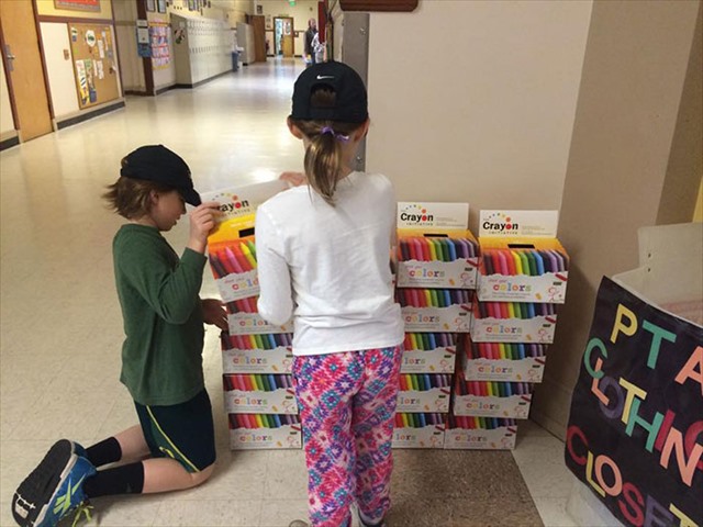 children-hospitals-recycling-crayon-initiative-bryan-ware-9_R
