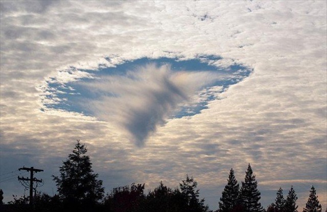 570x370xFallstreak_Hole_1-570x370_jpg_pagespeed_ic_MOFCd9TaS0_R