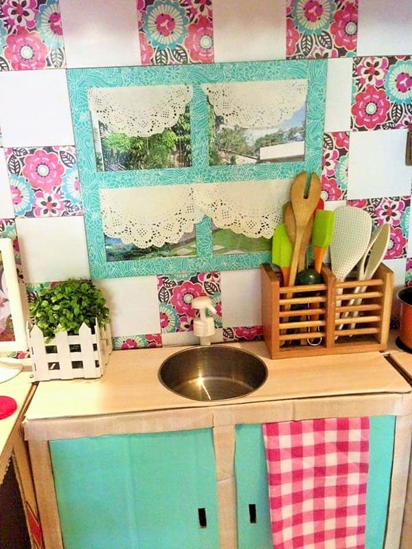 DIY-Play-Kitchen-Made-of-boxes-09r
