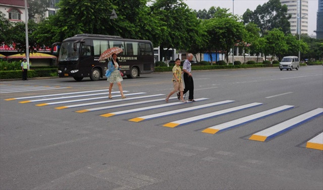 3d-street-art-prevent-speed-breakers-india-5_R