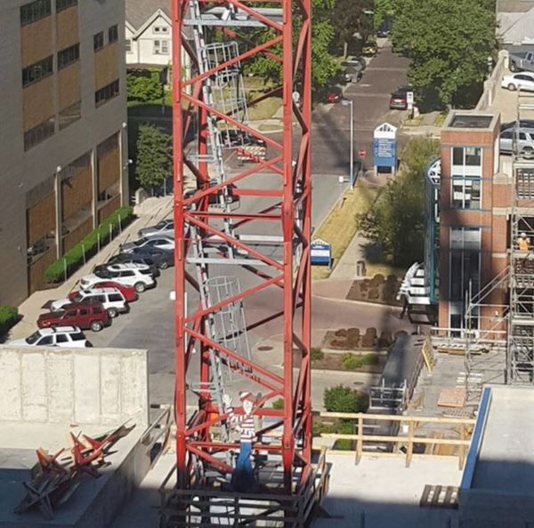 construction-worker-hides-where-is-waldo-kids-hospital-jason-haney-15r