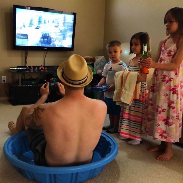 funny-dads-parenting-fails-35-577a2de706bf7__605r