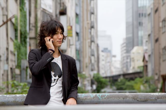 N612_shibuyagawadedenwasuruikemen_640
