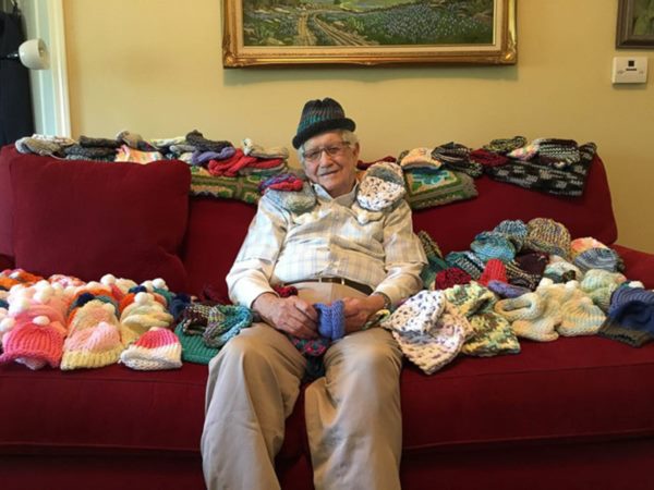 86-year-old-man-knit-tiny-hats-for-premature-babies-ed-moseley-1r