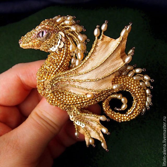 24c68fbdf9959e308fcb3db40bp7--needlework-brooch-dragon-margo-brooch-beads-embroidered-drago_R