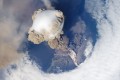 宇宙から撮影した芙蓉山噴火直後の映像。自然の威力が凄まじい、また美しい