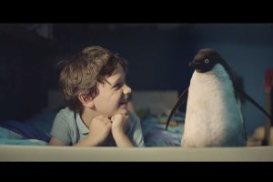 【公開4日で1,000万再生】イギリスのデパートが贈る少年とペンギンの心温まる感動CMが話題に