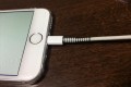 断線しやすいiPhoneの充電ケーブルを手軽に補強するアイディアが話題に