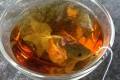 台湾で話題の金魚ティーバッグ。まるでカップの中を泳いでる!?