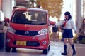 【動画】女子高生がゼロ秒ナマ着替え!?車に触れたら一瞬で華やかな姿に大変身