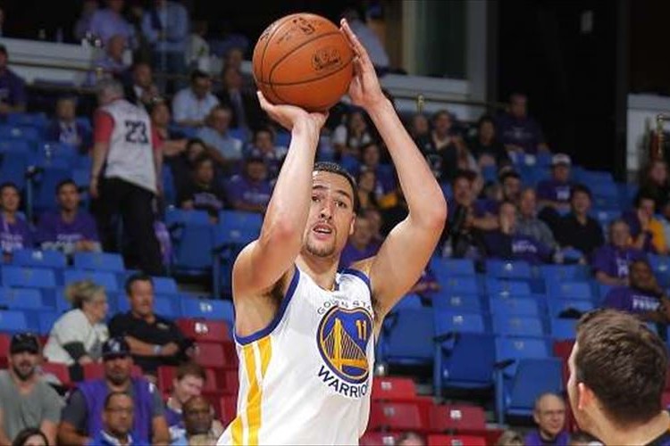 【NBA新記録】3Qの10分だけで37得点!クレイ・トンプソンが完全にゾーンに入っている