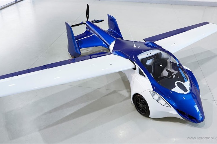 遂に公開された空飛ぶ車「AeroMobil」、近い将来に実用化も