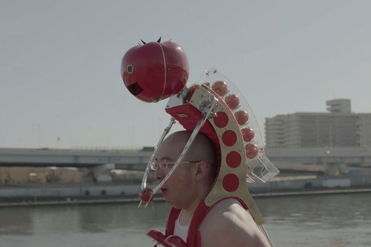 【カゴメの野望】ウェアラブルトマト計画!カゴメのCM動画がシュール過ぎて話題に