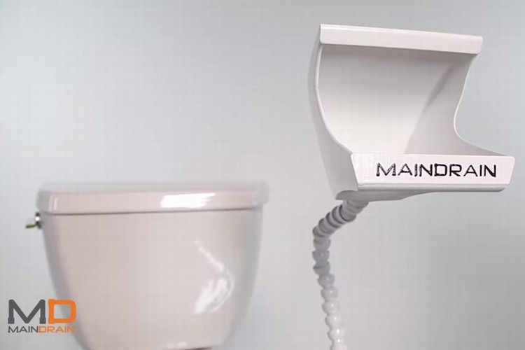 男性のトイレでの飛沫問題に終止符を!最短距離で小をできるアタッチメント式小型便器が発明!
