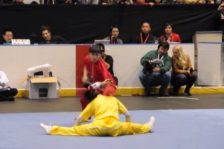 【超絶演武】ヘタしたら死んじゃうよ!世界武術選手権の槍術優勝ペアの演武が凄すぎる!!