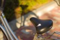 まさかの自転車盗難防止グッズ!「鳥のうんちシール」が発売