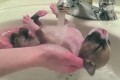 【癒されます】気持ちいいな～子犬たちの初めてのお風呂♪