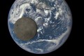 地球からは決して見えない!NASAの衛星ディスカバーから撮影した“月の後ろ側と地球”の画像