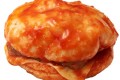 ソースでびちゃびちゃ！モスバーガーの「ぬれバーガー」が話題に！