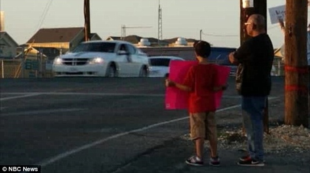 article-0-1884F10300000578-548_634x361_R_R