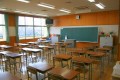 知っていますか?学校の教室の窓は必ず左側にある理由