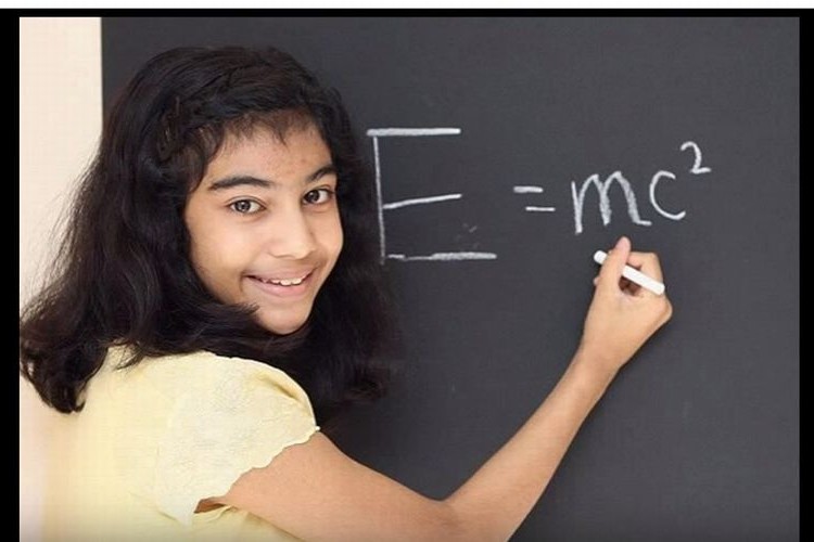 天才アインシュタインを超えるIQ162の知能を持つ12歳の少女