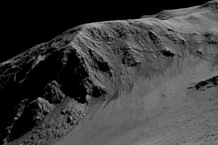 NASAが"火星に液体の水"があることを裏付ける発表!生命存在の可能性高まる!