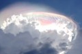 コスタリカの上空に出現!"虹色の円盤をまとったような謎の巨大雲"