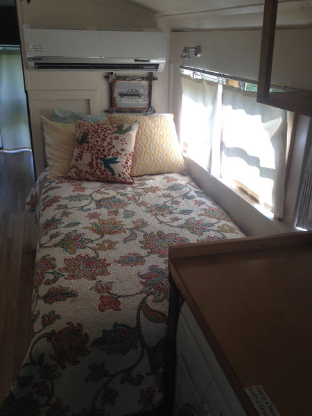 this_unused_school_bus_is_transformed_into_a_totally_awesome_motorhome_640_30