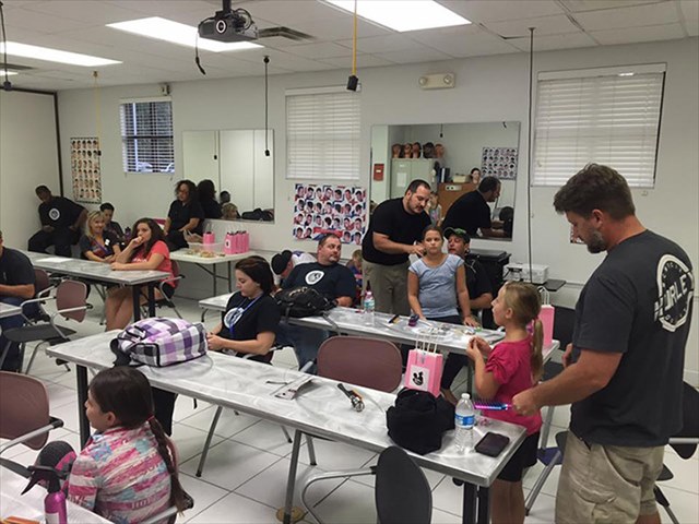 dad-does-daughters-hair-teaches-others-emma-philippe-morgese-3_R