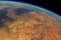 宇宙に打ち上げた小型カメラを2年後に偶然発見!映っていたのは感動的な光景だった
