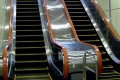 こんなこともできるのか!?日本のエスカレーターの「車椅子モード」が海外でも評判