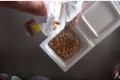 納豆のビニールを手を汚さずにキレイにとるやり方が便利！
