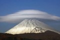 富士山の上に富士山。巨大な“笠雲”の出現は縁起がよい！？