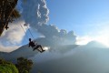 さあ、空中へ飛び出そう！？エクアドルにある絶壁の上のブランコが怖すぎる！