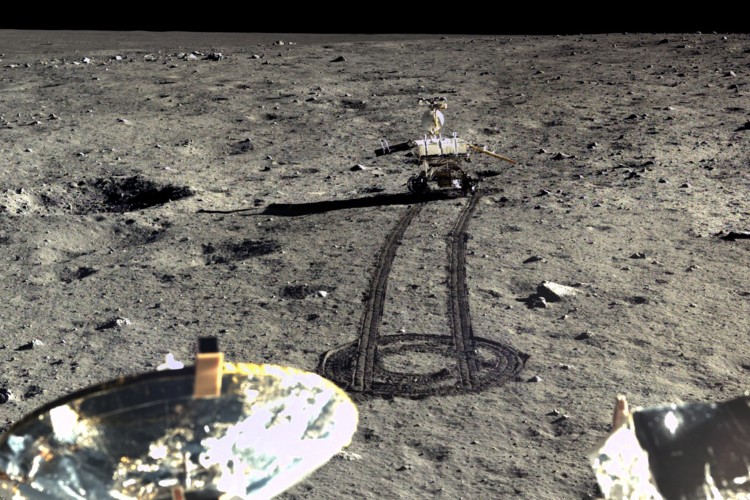 37年ぶりに月面着陸を果たした中国の探査機“嫦娥3号”の画像を公開!