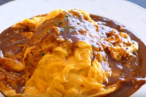 ふわトロのオムライスが美味しそう！けど、最後に主役を完全に奪われる