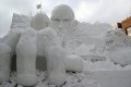 高さ15mの進撃の巨人、五郎丸、au三太郎など、今年も“さっぽろ雪まつり”が熱い！