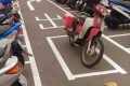 「そこじゃなーーい!」台湾の駐車場で見かけたバイクの停め方が斜め上だと話題に