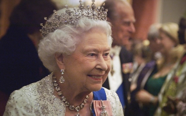 queen-90_3597132b_R