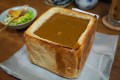 一体どう食べるんだ!?食パン１斤をまるごと使う「カレージャンボトースト」が話題に!