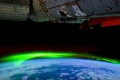 思わず見とれる美しさ…“高画質最新オーロラ映像” 国際宇宙ステーションより