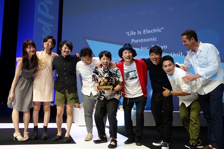 【快挙】世界最大の広告祭で電通が初のグランプリ！パナソニック「Life is electric」