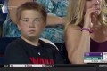 【おもしろハプニング】野球中継でキメ顔連発の少年に全米が大爆笑!!