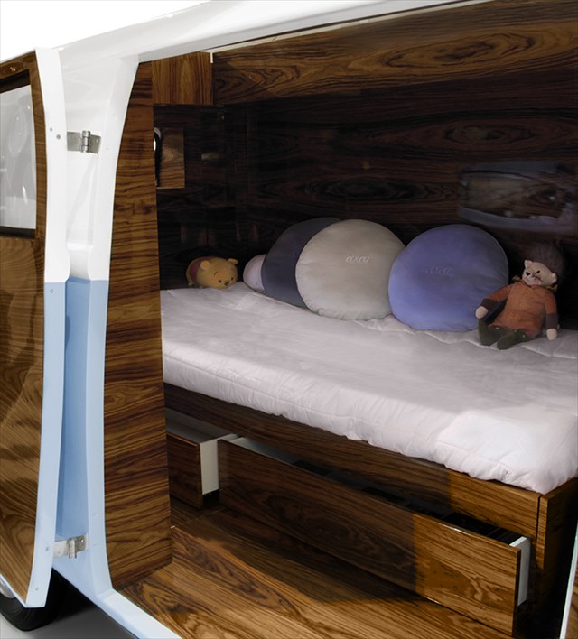 bun-van-detail-circu-magical-furniture-12_R