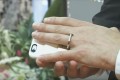 えっマジ!? “スマートフォンと結婚した男”がいた! ラスベガスのチャペルで挙式