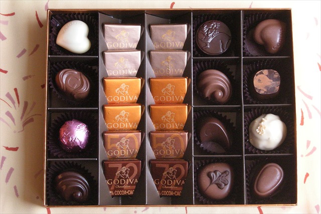 1024px-Godiva-jp-giftbox-GV-50_R