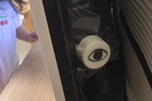 テレビの主電源を頻繁に落とす1歳の娘→とある方法でピタッとおさまった!